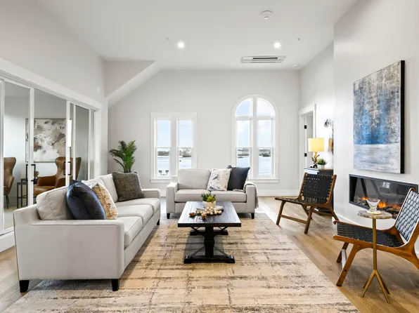 2 India Street #4, Portland, ME 04101