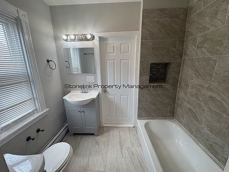 30-32 Goddard St — Photo 9