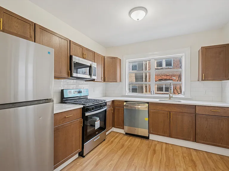 1623 S Lindenwood St — Photo 1