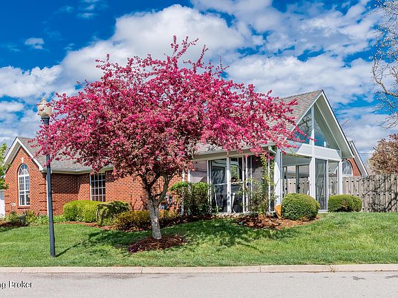 3rd image of 8605 Summertree Ln