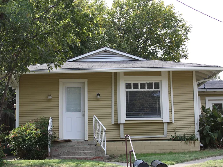 214 1/2 E Josephine Ave — Photo 1