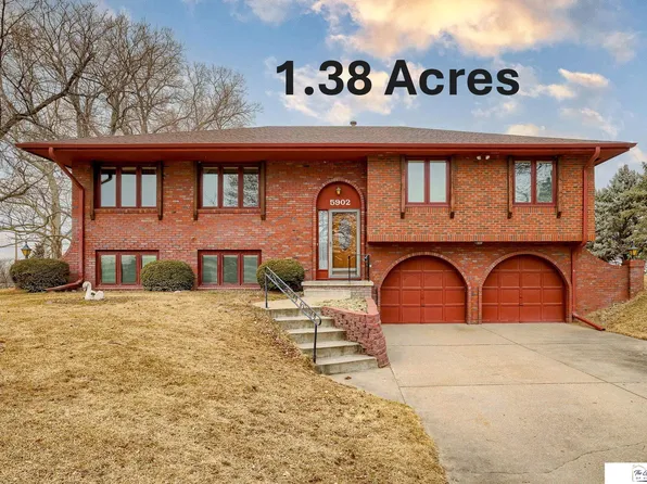 5902 Mark St, Papillion, NE 68133