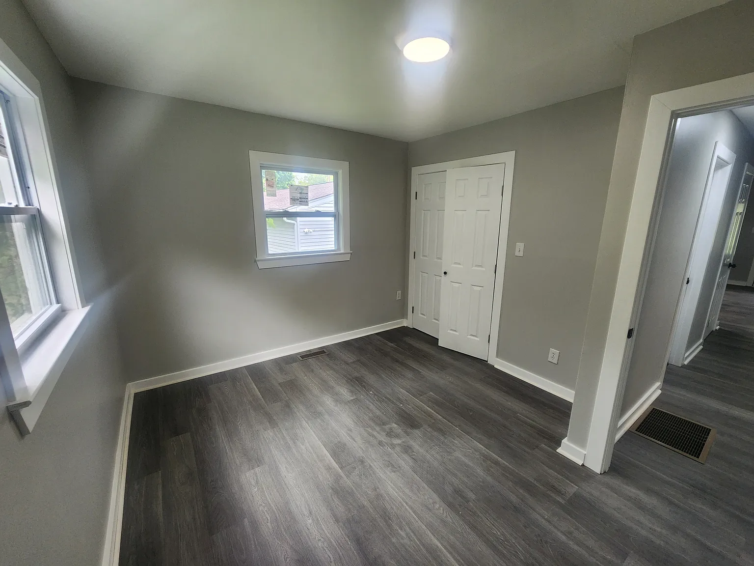 2621 Louise Avenue - 1 — Photo 4