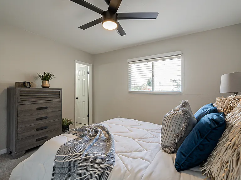3232 E Emile Zola Ave — Photo 23