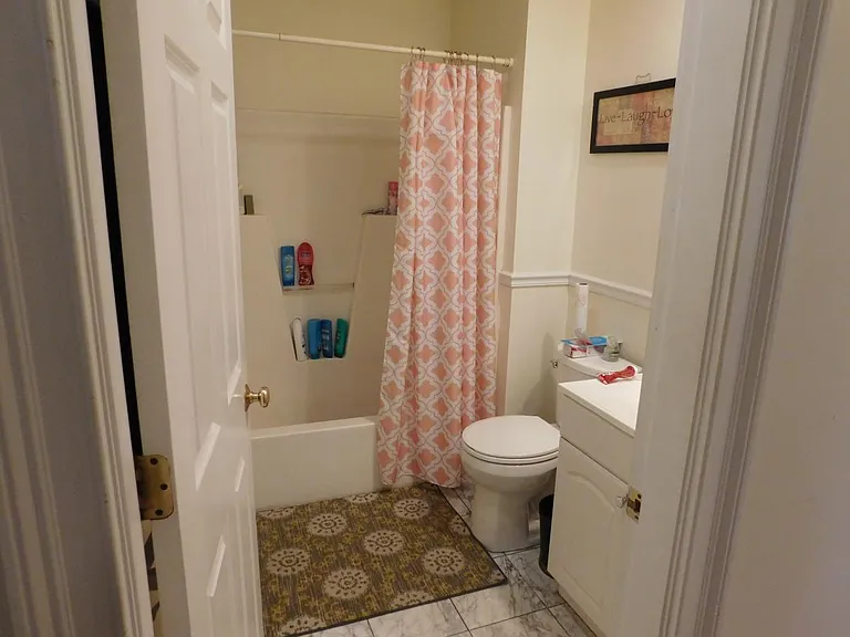 303 W 3rd St #2 — Photo 7