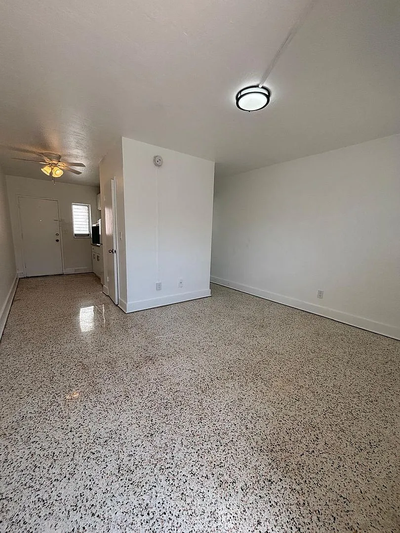 Studio - Centrally located- Walking distance to Brickell! — Photo 4
