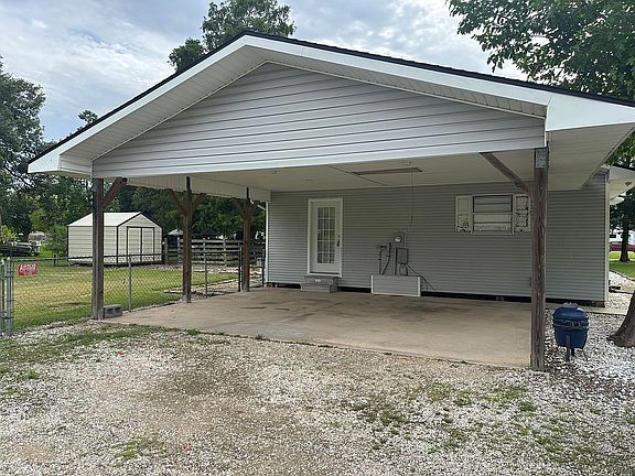 2nd image of 2609 Glenlea St