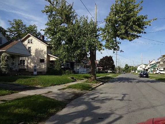 2nd image of 451 Marian Ave