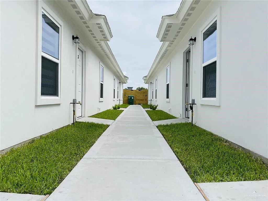 2 bed, 2.0 bath, 965 sqft, $1,195 — Photo 3