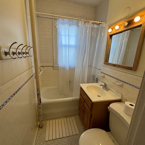 588 Washington St #4 — Photo 4
