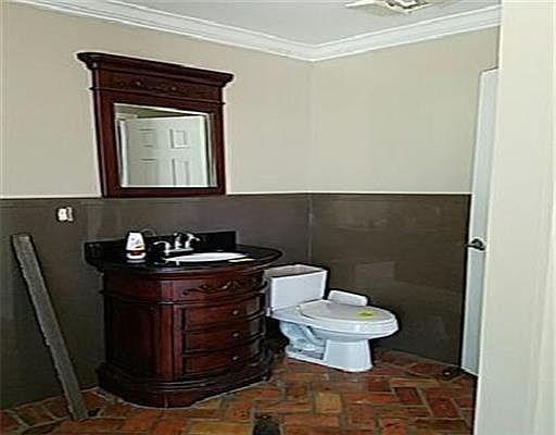 5th image of 8 Villa Cove Dr