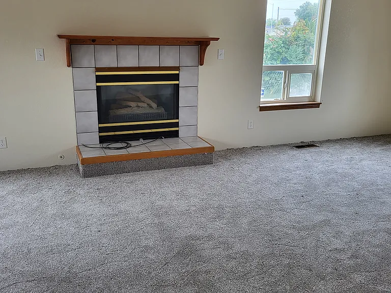 291 NE Maple Ave — Photo 9