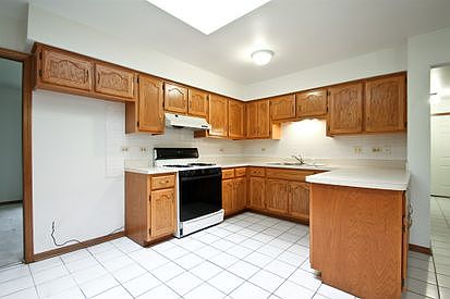 3rd image of 15711 Torrey Pines Dr