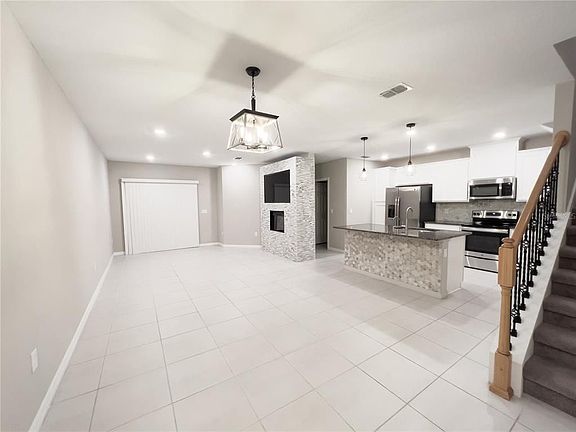 2nd image of 3348 Bellissimo Ave
