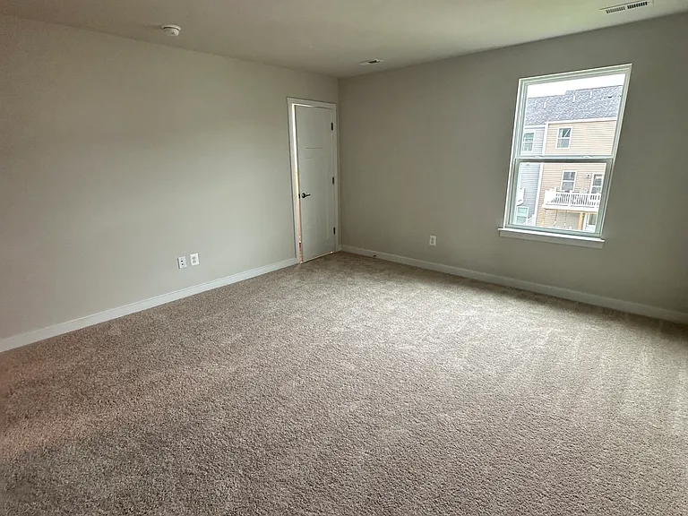212 Huntwellwest Blvd — Photo 42
