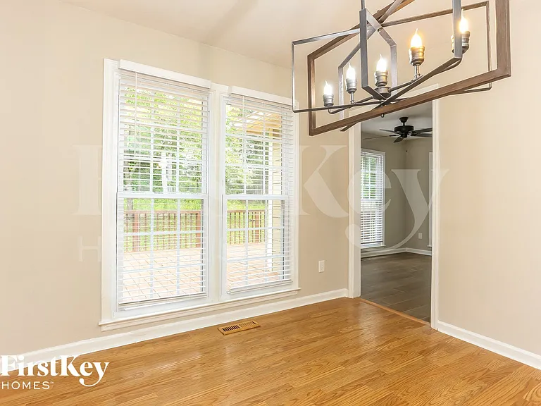 5395 Telford Ct — Photo 5