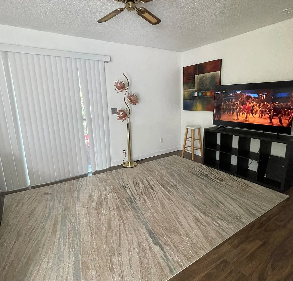 2 bed, 648 sqft, $1,300 — Photo 1