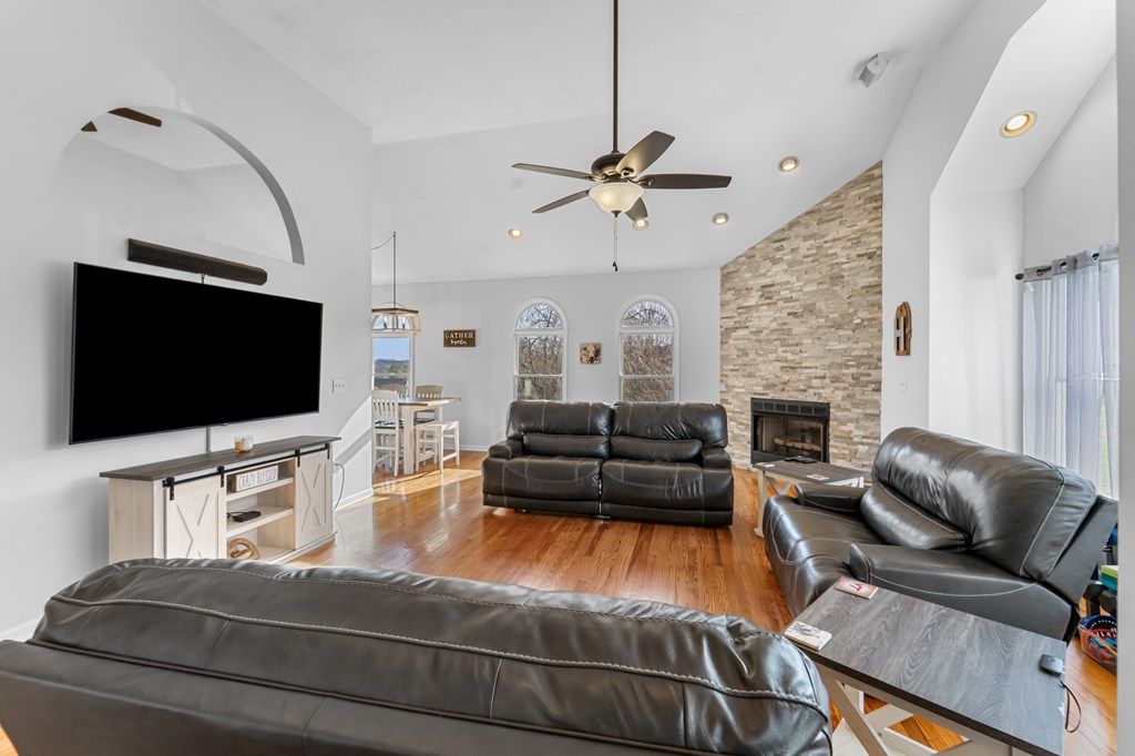 19050 Sterling Dr, Abingdon, VA - More