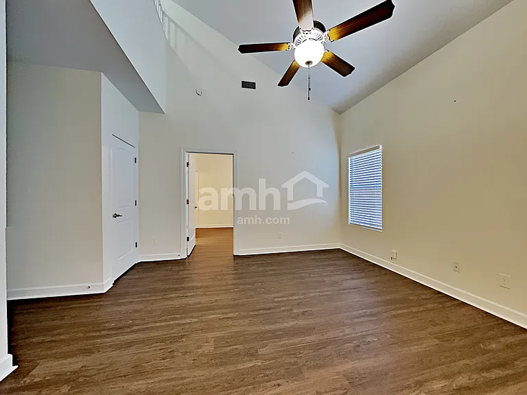 4870 Beryl Dr — Photo 4