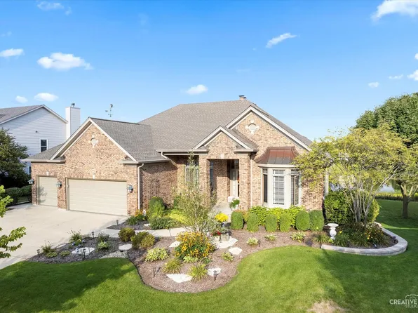 905 Elm St, Sugar Grove, IL 60554