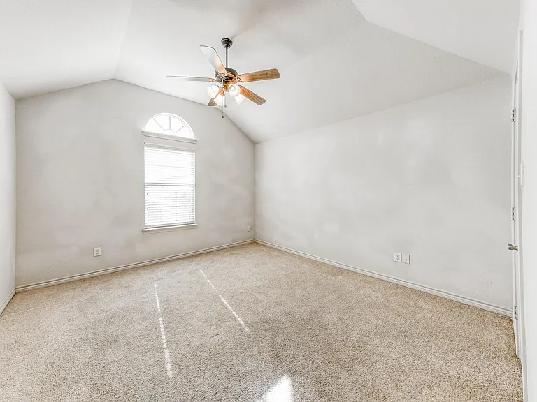 5716 Sleepy Creek Ln — Photo 30