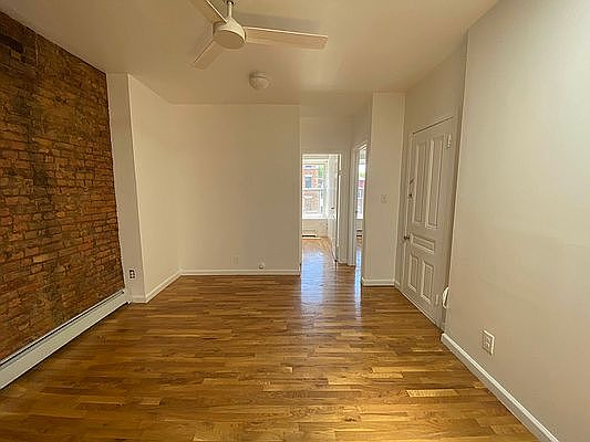 3rd image of 863 Jefferson Ave #3