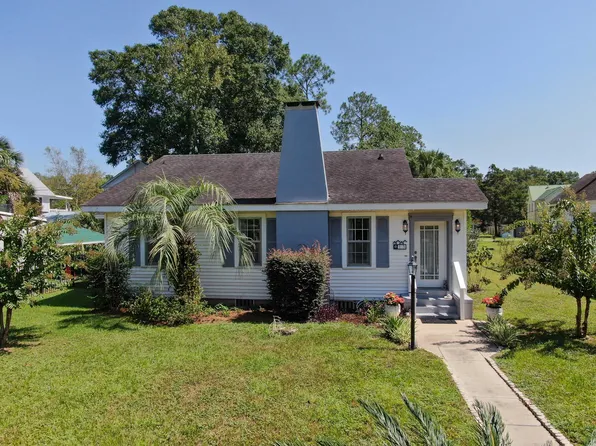 13 Clay St, Defuniak Springs, FL 32435