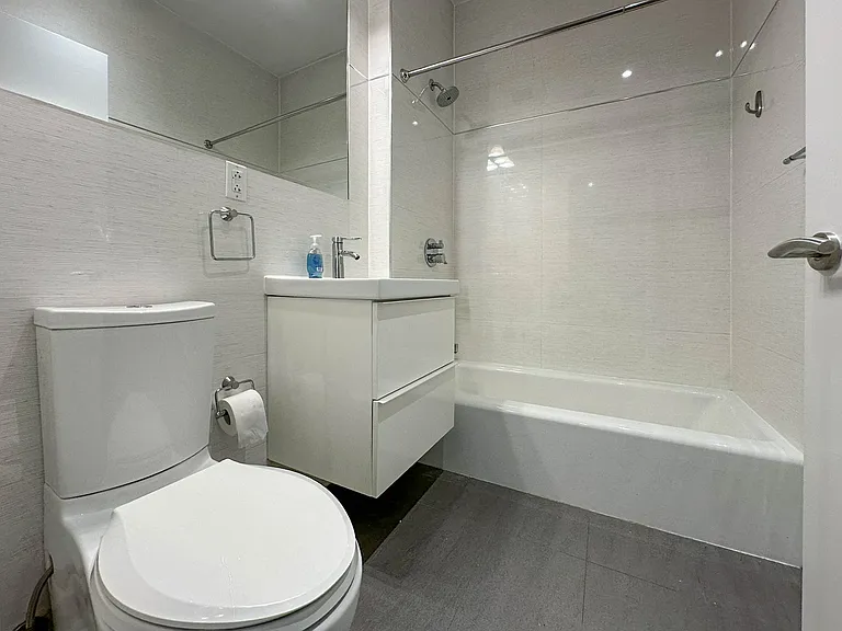 210 E 35th St #6B — Photo 5