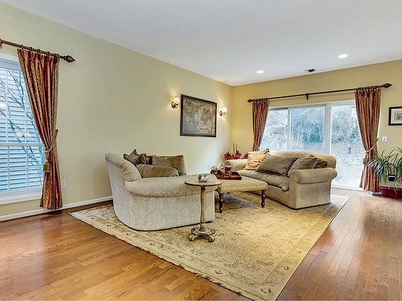 3rd image of 108 Sagamore Dr