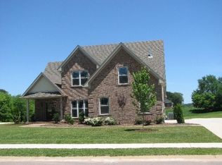 537 Willow Oak Dr, Bowling Green, KY 42103