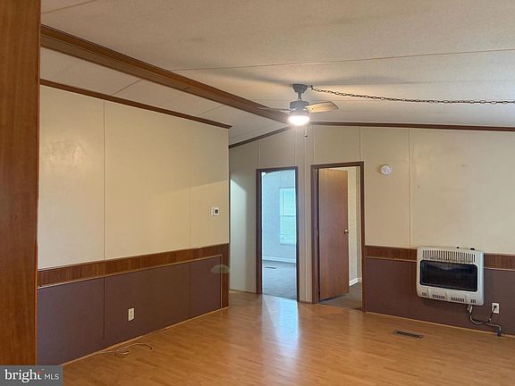 3rd image of 216 Walnut Dr