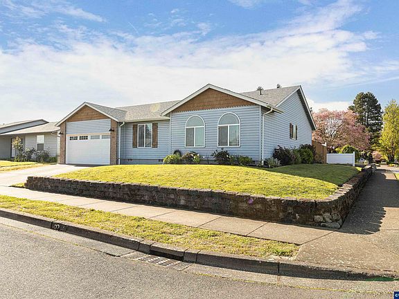 2nd image of 4602 Settlers Dr NE