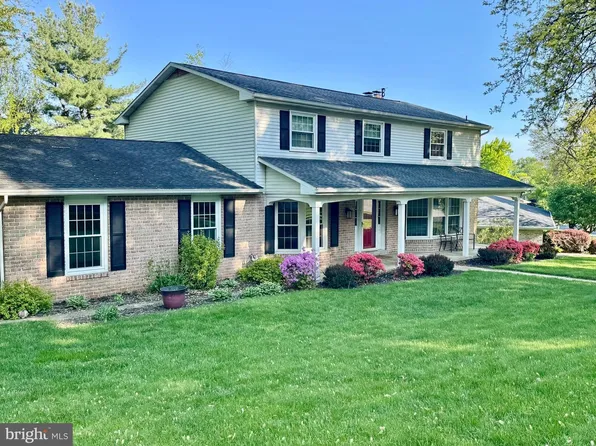 830 Pinehurst Rd, York, PA 17402