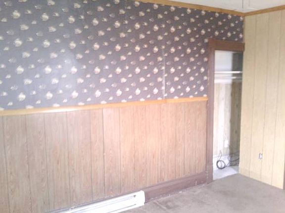 Master Bedroom (1 of 5)