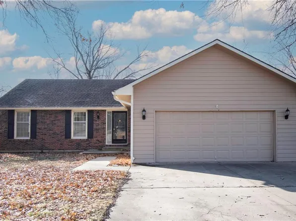 3017 W 26th St, Lawrence, KS 66047