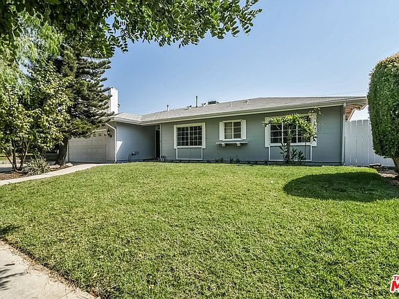 3rd image of 11376 Kagel Canyon St