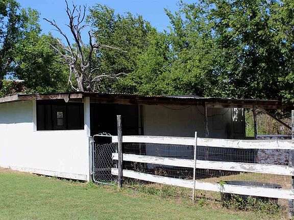 4th image of 2215 County Road 200