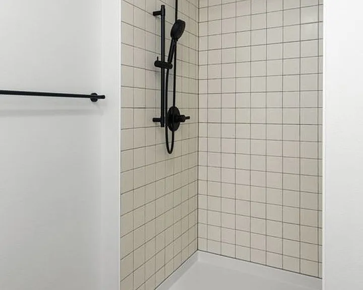 CHRONICLE: Stylish Wallingford Studios with Full Appliance Package & Premium Amenities — Photo 68