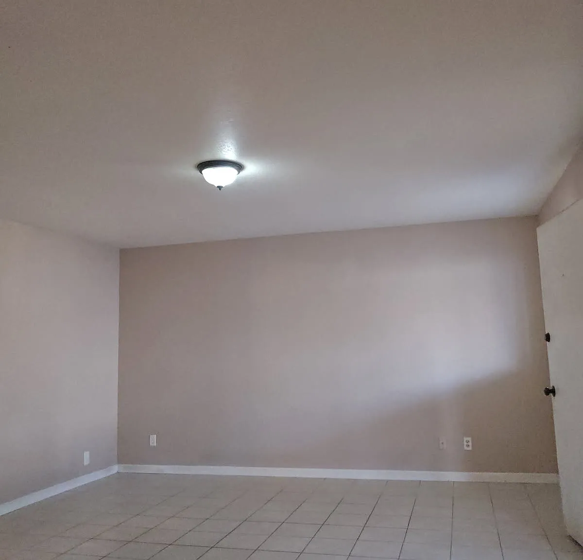 1 bed, 1000 sqft, $1,350 — Photo 4