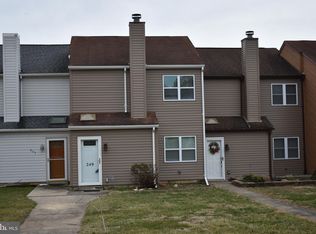 249 E Green Valley Cir, Newark, DE 19711