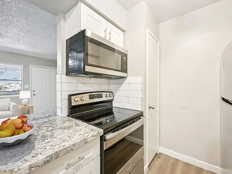 Jade Ridge Apartments — Photo 65