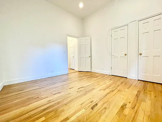 Rented by HOLTON REAL ESTATE INC. | media 6