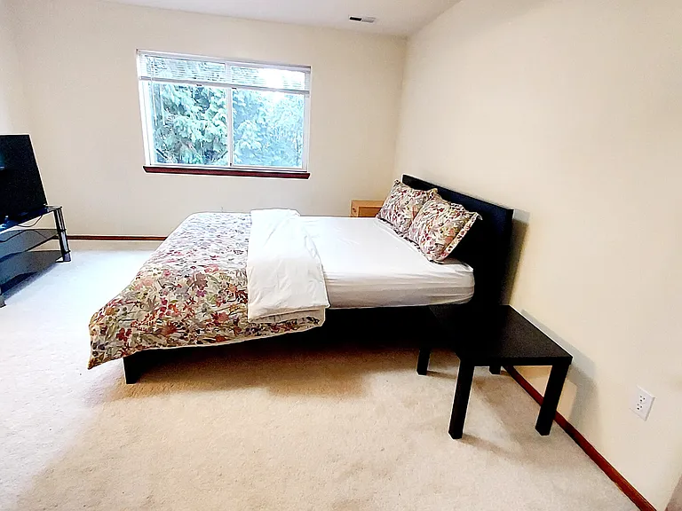 NW Argyle Way — Photo 9