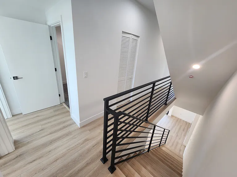 6061 Fulton Ave #8 — Photo 11