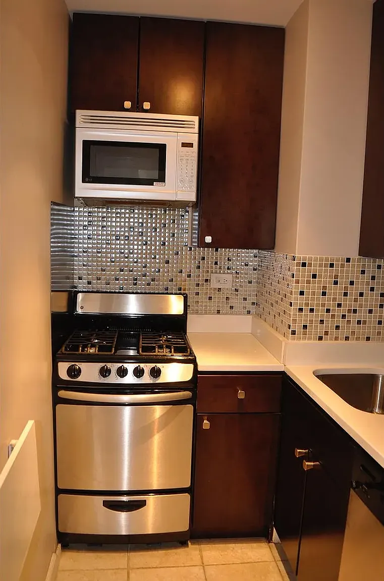 404 East 66th Street — Photo 3