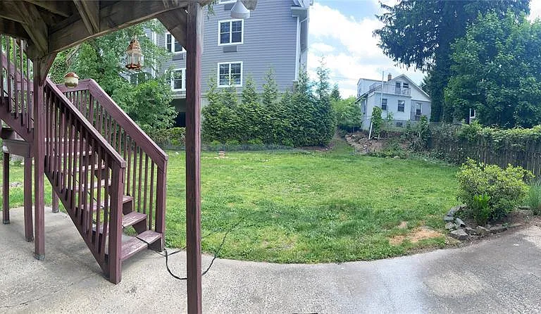 131 Irving St — Photo 16