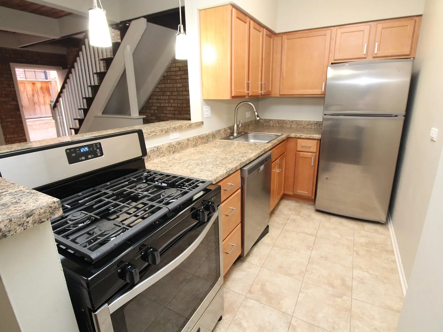 2720 N Mildred Ave — Photo 3