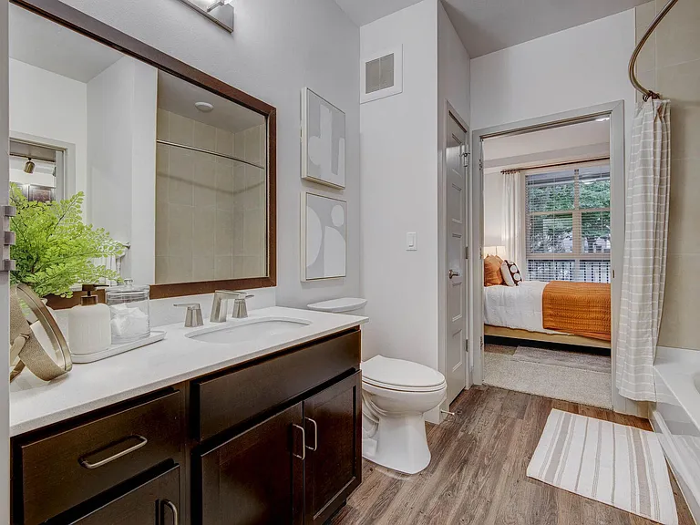 Gateway 505 — Photo 19