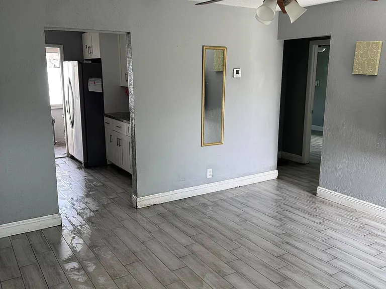 1051 SW 32nd Ct #2 — Photo 1