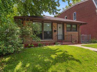 620 S 6th St, Saint Charles, MO 63301